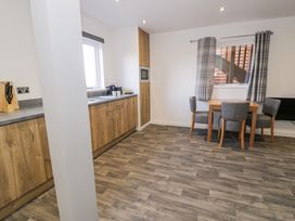 Classic Lodge 31 - North Wales - 1168199 - thumbnail photo 6