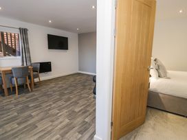 Classic Lodge 31 - North Wales - 1168199 - thumbnail photo 8