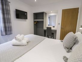 Classic Lodge 31 - North Wales - 1168199 - thumbnail photo 12