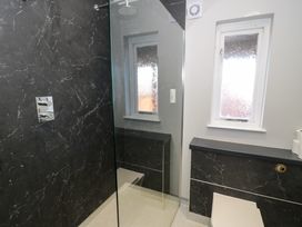 Classic Lodge 31 - North Wales - 1168199 - thumbnail photo 15