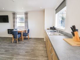 Classic Lodge 38 - North Wales - 1168202 - thumbnail photo 7