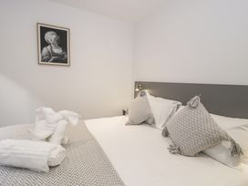 Classic Lodge 38 - North Wales - 1168202 - thumbnail photo 10