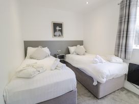 Luxury Lodge 44 - North Wales - 1168203 - thumbnail photo 14