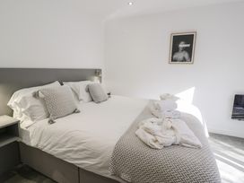 Luxury Lodge 44 - North Wales - 1168203 - thumbnail photo 15