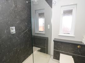 Luxury Lodge 44 - North Wales - 1168203 - thumbnail photo 23