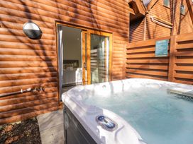 Luxury Lodge 44 - North Wales - 1168203 - thumbnail photo 24