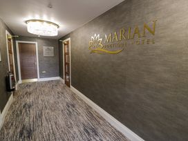 King Hotel Room - North Wales - 1168207 - thumbnail photo 2