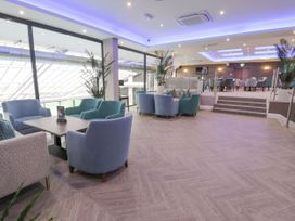 King Hotel Room - North Wales - 1168207 - thumbnail photo 17