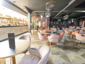 King Hotel Room - North Wales - 1168207 - thumbnail photo 23