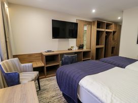 Twin Hotel Room - North Wales - 1168208 - thumbnail photo 6