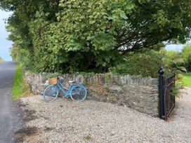 Sea View Lower Apartment - County Donegal - 1168267 - thumbnail photo 11