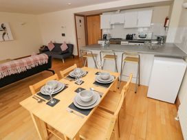 15 Sovereign House - South Wales - 1168491 - thumbnail photo 8