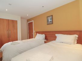 Twin Room - Cotswolds - 1168652 - thumbnail photo 4