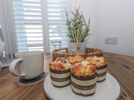 Betty's Buoy - Dorset - 1168986 - thumbnail photo 10