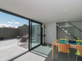 A dining room with a table and chairs at Number 7 in Bishop Sutton