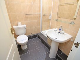 River's Edge Penthouse - North Wales - 1169117 - thumbnail photo 24