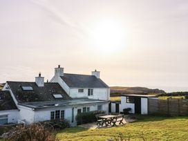 Fferm Porthdafarch South Farm House - North Wales - 1169120 - thumbnail photo 32