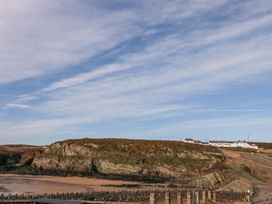 Fferm Porthdafarch South Farm House - North Wales - 1169120 - thumbnail photo 39