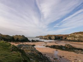 Fferm Porthdafarch South Farm House - North Wales - 1169120 - thumbnail photo 40