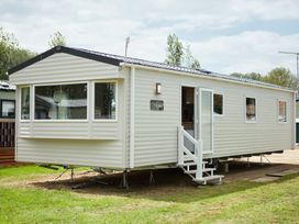 Silver 3 Bed Caravan - Hayling Island - Hampshire - 1169545 - thumbnail photo 8