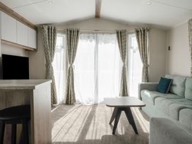 Wavecrest - Hayling Island - Hampshire - 1169546 - thumbnail photo 3