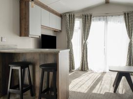 Wavecrest - Hayling Island - Hampshire - 1169546 - thumbnail photo 4