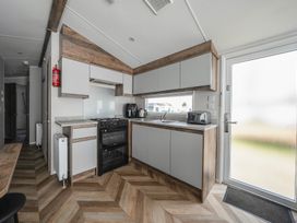 Wavecrest - Hayling Island - Hampshire - 1169546 - thumbnail photo 10