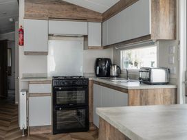 Wavecrest - Hayling Island - Hampshire - 1169546 - thumbnail photo 11
