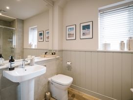 Calm Waters Luxury Beach House - North Yorkshire (incl. Whitby) - 1171107 - thumbnail photo 26