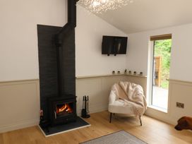 Roe Deer Lodge - North Yorkshire (incl. Whitby) - 1171340 - thumbnail photo 4