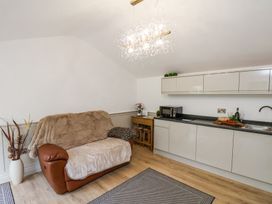 Roe Deer Lodge - North Yorkshire (incl. Whitby) - 1171340 - thumbnail photo 8