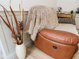 Roe Deer Lodge - North Yorkshire (incl. Whitby) - 1171340 - thumbnail photo 11