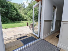 Roe Deer Lodge - North Yorkshire (incl. Whitby) - 1171340 - thumbnail photo 3