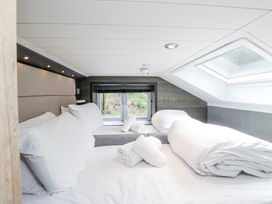 Woof Luxury Family Pod - Lake District - 1171939 - thumbnail photo 20