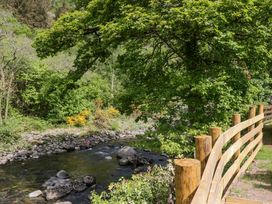Woof Luxury Family Pod - Lake District - 1171939 - thumbnail photo 25