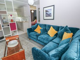 7 The Woodlands - South Wales - 1172023 - thumbnail photo 5