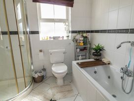 Donagh Cross Town House - County Donegal - 1172166 - thumbnail photo 19