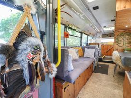 The White Cloud Bus - Peak District & Derbyshire - 1172315 - thumbnail photo 3