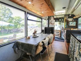 The White Cloud Bus - Peak District & Derbyshire - 1172315 - thumbnail photo 5