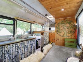 The White Cloud Bus - Peak District & Derbyshire - 1172315 - thumbnail photo 6