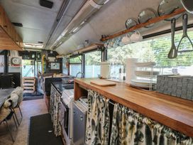 The White Cloud Bus - Peak District & Derbyshire - 1172315 - thumbnail photo 8