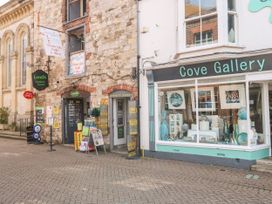 An outdoor view of Londis Harbour Stores and Cove Gallery at Harbourside in Weymouth