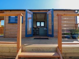 Fir Tree Shepherd's Hut - Mid Wales - 1172480 - thumbnail photo 24