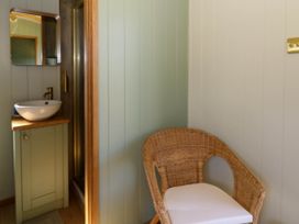 Fir Tree Shepherd's Hut - Mid Wales - 1172480 - thumbnail photo 14