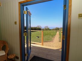 Fir Tree Shepherd's Hut - Mid Wales - 1172480 - thumbnail photo 17