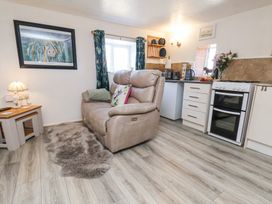 Wayside Farm Cart Cottage - North Yorkshire (incl. Whitby) - 1172540 - thumbnail photo 5