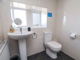Wayside Farm Cart Cottage - North Yorkshire (incl. Whitby) - 1172540 - thumbnail photo 15