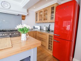 Sea Crest - Suffolk & Essex - 1172858 - thumbnail photo 10