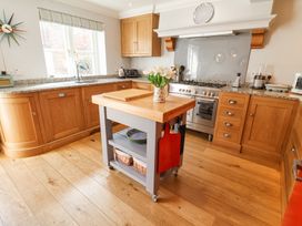 Sea Crest - Suffolk & Essex - 1172858 - thumbnail photo 9