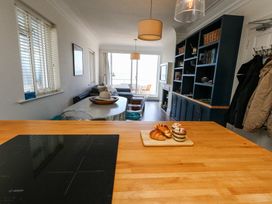 Flat 7 Sand Acres - Dorset - 1172882 - thumbnail photo 11